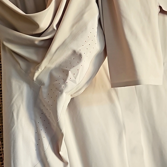 EUC Athleta Urbanite Long Sleeve Button Down Top Tan 1X - Picture 5 of 6